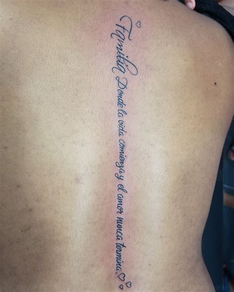 frases para tatuajes en la columna mujer|Tatuaje en la columna frases